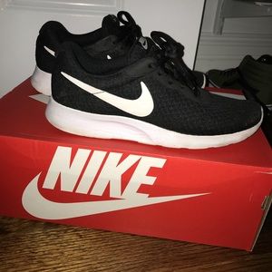 Great Condition Nike Training Shoes (Size 7.5)
